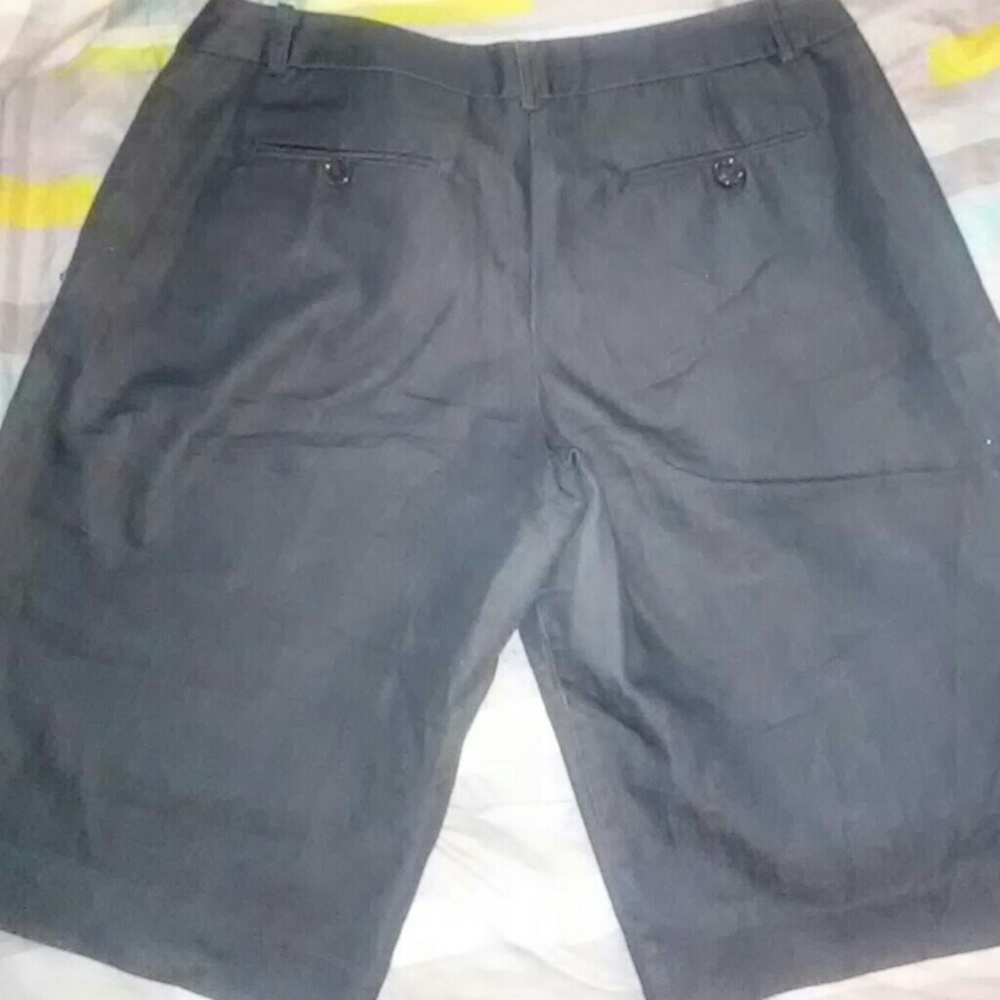 CASUAL SHORTS - Picture 2 of 6